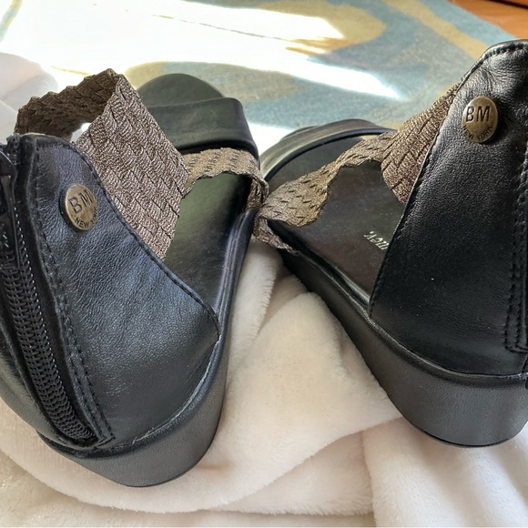 Bernie Mac Sandals - Picture 2 of 3